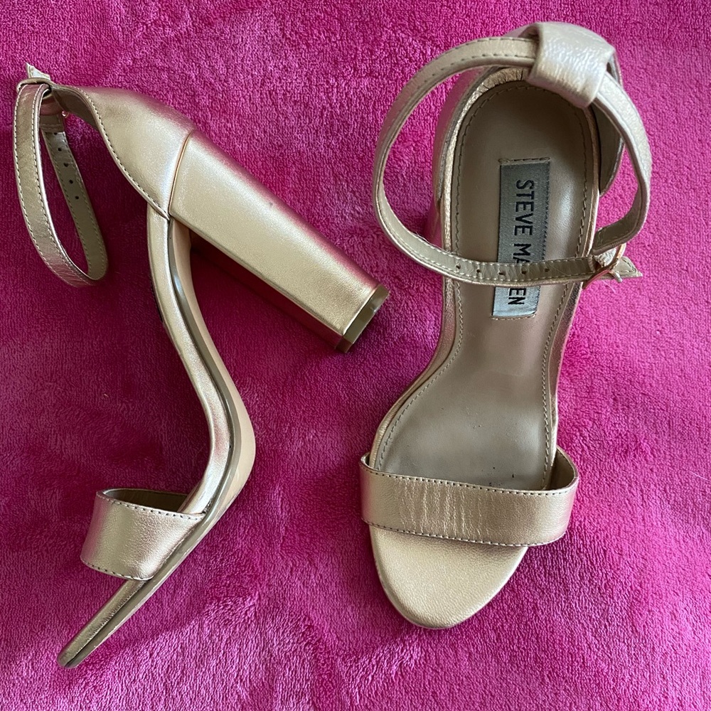 Rose gold Steve Madden Carter heels 👠